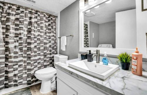 Relaxing 2BR Apartment with Pool and Gym - Foto 17