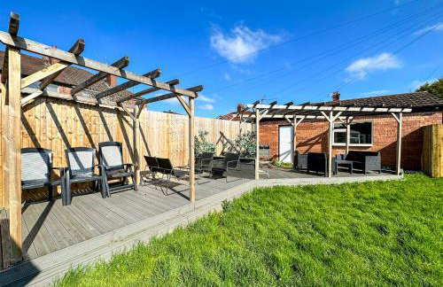 5BR Manchester Home Jacuzzi, Garden & Parking - Foto 41