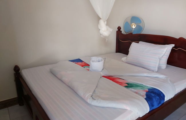 Famko Hotel - Sleeps 24 - Parking - Garden - Foto 4