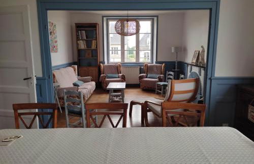 Grande maison dans un village côtier du Finistère - Photo 4