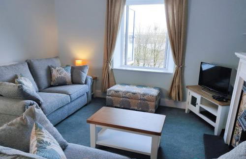 Station Cottage - Gorgeous property with breathtaking views of Neyland Waterway - Photo 9