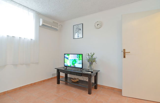 Apartment 669 - Photo 25