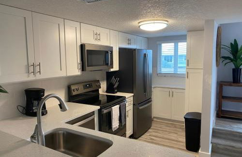 Beautiful Ocean Side 2 Bedroom Condo with Pool - Foto 37