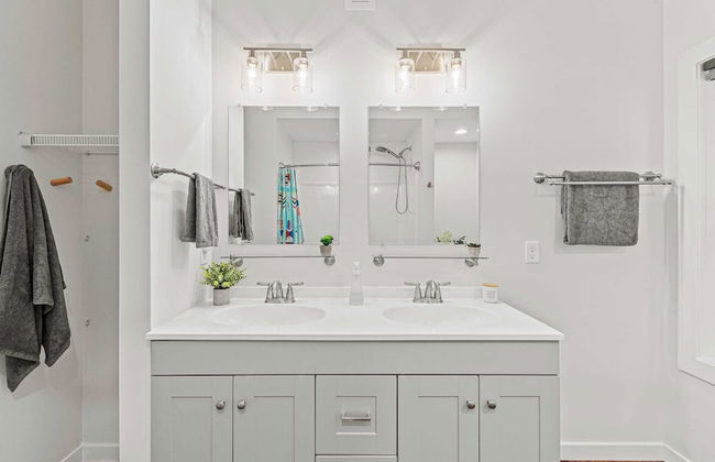 Happy Trails Chalet by Avantstay Sauna + Deck, Private Community Beach Access - Foto 19