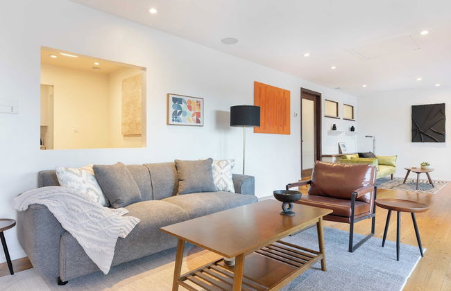 A-lister by Avantstay Hollywood Hills Luxe Group Escape w/ Pool - Photo 6