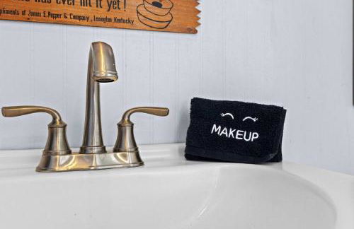 Rock & Roll Retreat in the Heart of Louisville - Foto 61