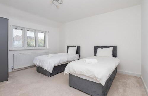 Spacious 4BR Home Garden & Office Space - Foto 4