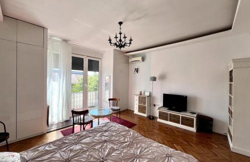 Lenny's Home - Photo 1