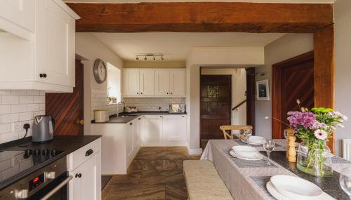 Half Way House, Clappersgate, sleeps 8 - Foto 4