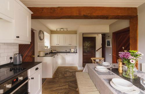 Half Way House, Clappersgate, sleeps 8 - Foto 4