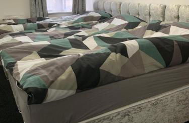 Entire 6 Bed 5 Star Luxury House FREE WiFi nice views - Foto 6