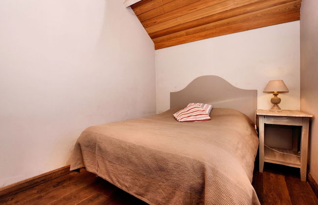 Rustic Holiday Home in Halleux - Photo 10