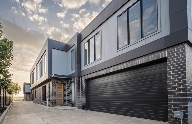 Luxury CBD Townhouse - Photo 1