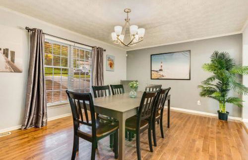 Spacious 5BR Retreat Sleeps 12,Large Deck - Foto 22