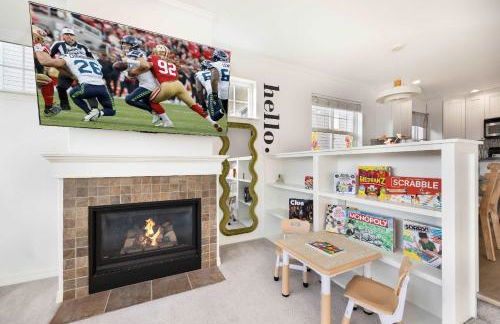 Rare 2BR Modern Urban Escape Free Parking - Foto 9