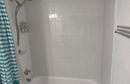 Beautiful 2-Bedroom Condo Near Universal and other Orlando Attractions, King Bed & Wi-Fi - Foto 13