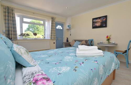 1 Bed in Charmouth 41890 - Photo 3