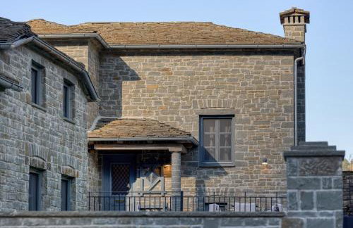 Wild Lavender Mountain Resort - Photo 18