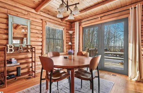 The Hillside Hideaway at Crystal Lake - Great Spa! - Foto 25