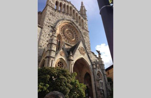 Apartamento en el Puerto de Sóller con gran terraza privada y vistas al mar. Piscina comunitaria. Localizado en un zona tranquila y muy soleada. Wifi gratis disponible. Parking. - Foto 14