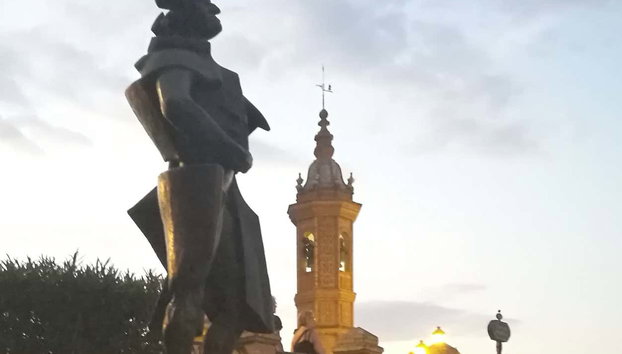 Tour teatralizado por Triana - Foto 2, Estatua del torero Juan Belmonte
