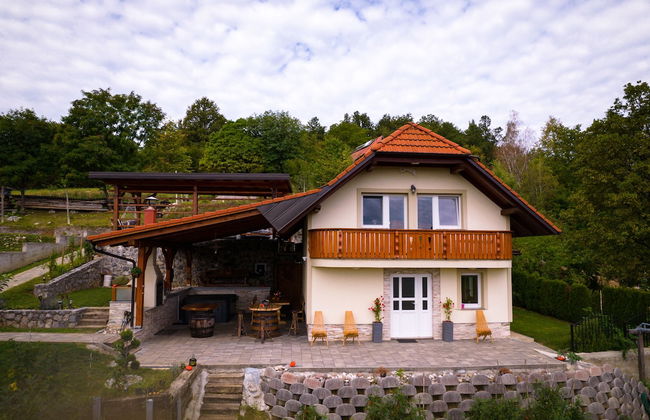Vineyard cottage Na hribu - Photo 1