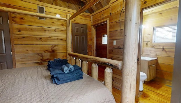 Evie's Mountain Castle cabin - Foto 2, Habitación