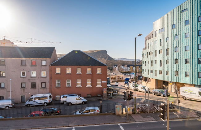 Silver Lining Charming Meadowbank Flat - Photo 16