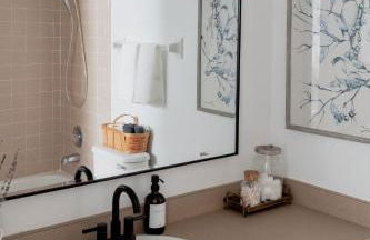 Peaceful, modern, renovated, close to everything! - Foto 26