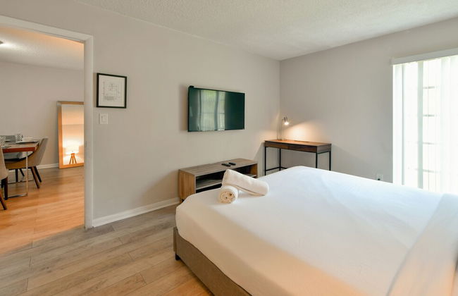 Artrageous on the river By RocketStay - Photo 23