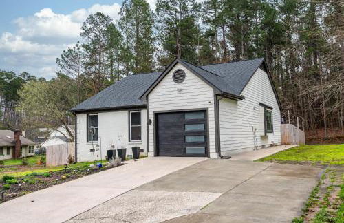 Tranquil Light-Filled Retreat 3BR Ranch - Photo 59