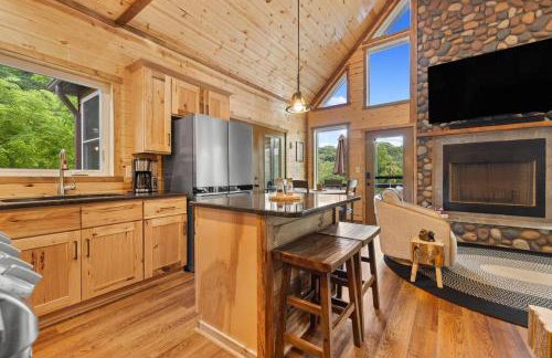 Riverside Oasis with Stunning Views, Cozy Firepit! - Photo 6