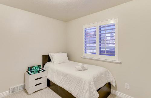 Hike, Golf and Ski Family Home in South Jordan - Foto 17