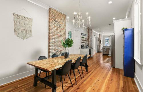 Upscale 3 Bed 2 Bath Private Home in Uptown New Orleans! Close to Magazine Street, Universities, & French Quarter - Photo 16