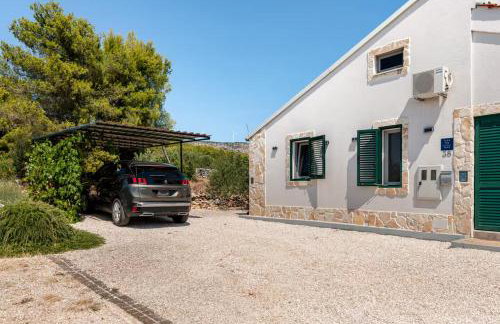 Dalmatian Countryside Home - Heated Pool & Jacuzzi - Photo 24