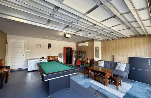 Modern 4BR Home with Wi-Fi & Garage Games - Foto 13