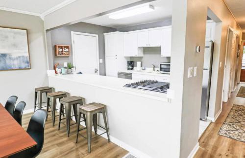 Bryan Lake Oasis in Downtown Lake Ann - Foto 10