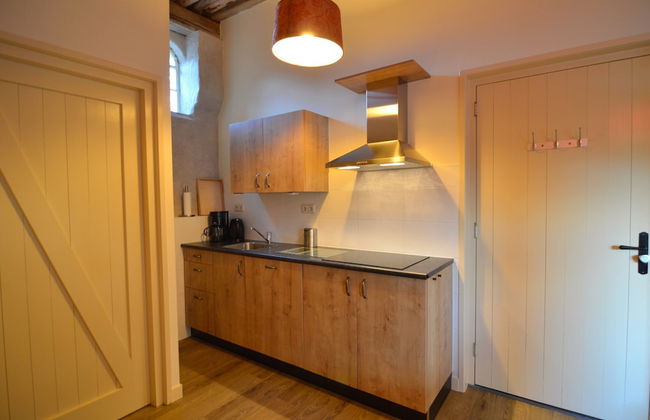 Romantic Farmhouse Escape - Photo 4