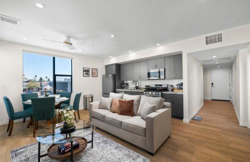 Modern 2 Bedroom King Bed EVCharger Pet-Friendly Balcony - Foto 1