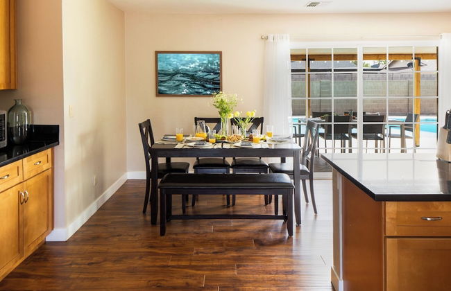 West Ridge by Avantstay Pool, Fire Pit, Al Fresco Dining 7 Mins to Downtown - Foto 12