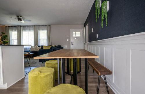 Modern Luxe 3B2B - Hot Tub - Game Room - EV Charger - Walk to Downtown LS - Foto 13