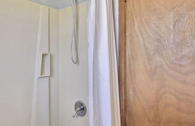 Harry's Hideaway - Photo 13