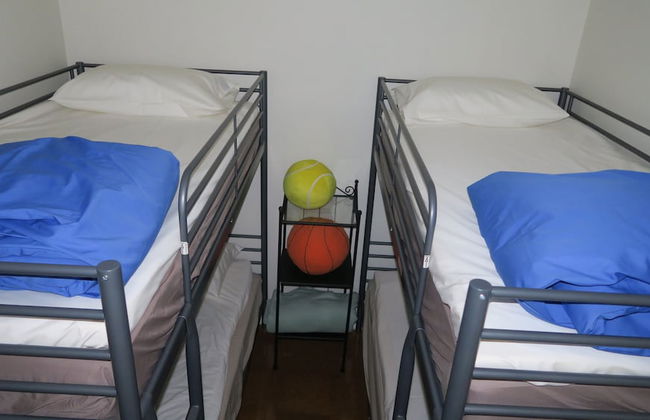 The Black Sparrow - Photo 5