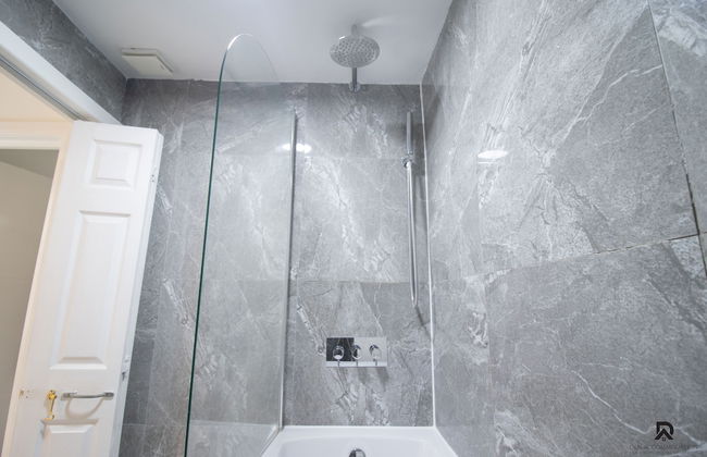 London Apt - Sleeps 4 - Parking - Wifi - Foto 15