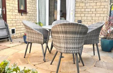 Cotswold studio with kitchen & patio - Photo 12