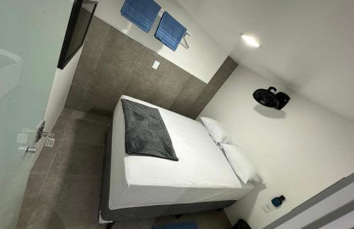 Quarto privativo com banheiro compartilhado,a 800mts do pátio do forró - Foto 11