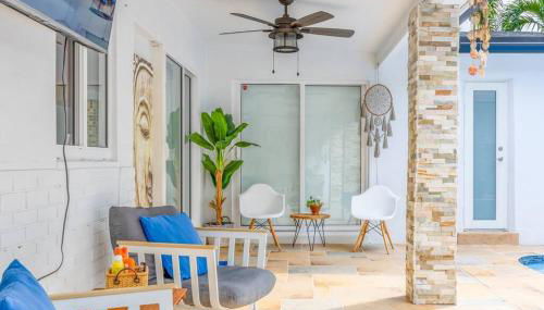 Casa Tropicana - Heated Pool, Game Room & Mins from beach - Foto 4