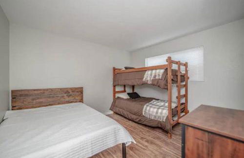 Bear Forest Hideaway, 5 Bed's, Indoor Fireplace! - Foto 6