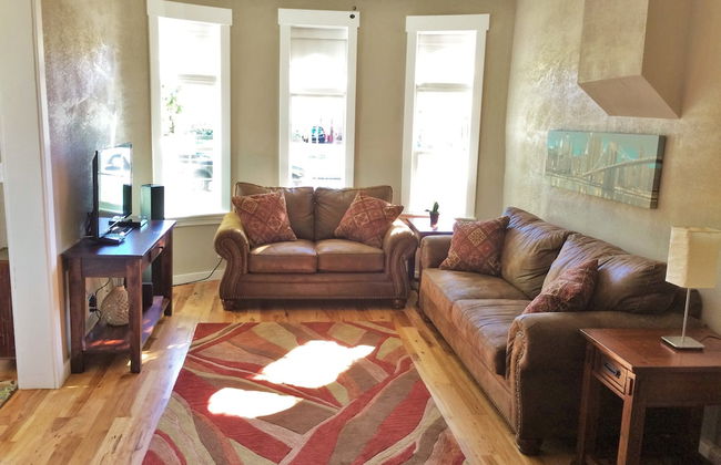 Historic Downtown Victorian Home - Photo 11