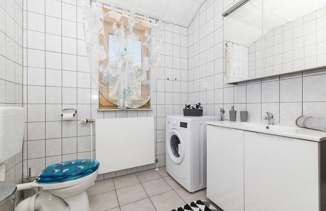 Spacious Holiday Home With Pool and Hot Tub in Kastel Stari - Foto 15